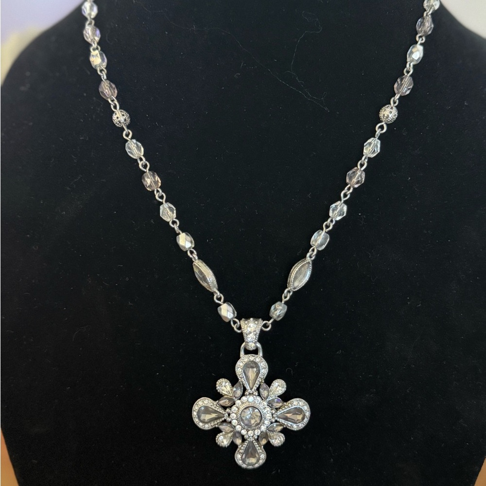 Elegant Silver Pendant Necklace